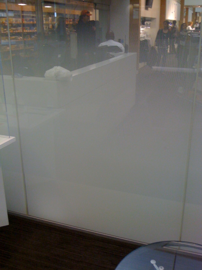 Microsoft Using 3M Gradient Film As Glass Partition A gentle gradient of small white dots from 100% opacity to 0%, or clear